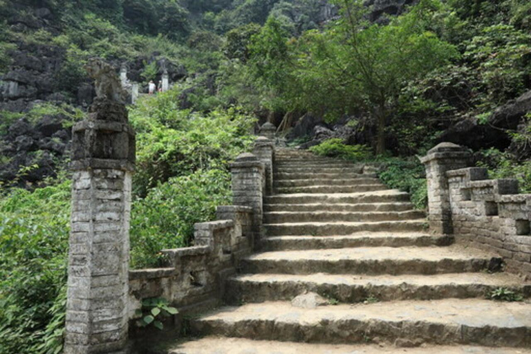 From Hanoi: Ninh Binh – Bai Dinh & Trang An & Mua Cave Tour Private Tour