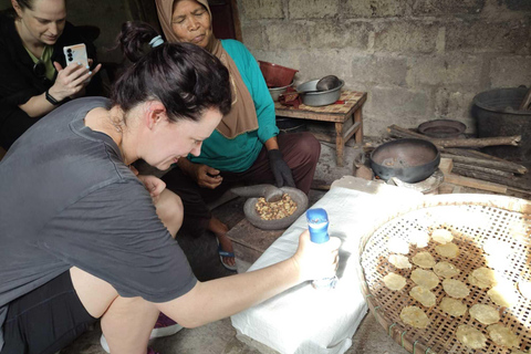 Yogyakarta: Kulon Progo Village Cycling Tour with Snacks