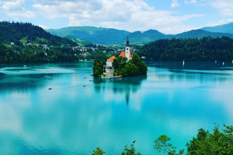 Jaskinia Postojna i całodniowa wycieczka nad jezioro Bled z Lublany