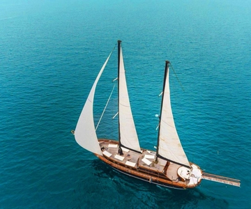 Athens: Agistri, Metopi & Aegina Cruise with Meals & Drinks