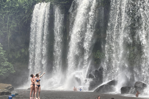 Aventure privée à Banteay Srei et aux chutes d&#039;eau de Phnom KulenVisite privée : Chute d&#039;eau de Kulen et temple de Banteay Srei