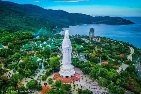 Hue : Coche privado a HoiAn por el paso de HaiVan y la Montaña de los Monos