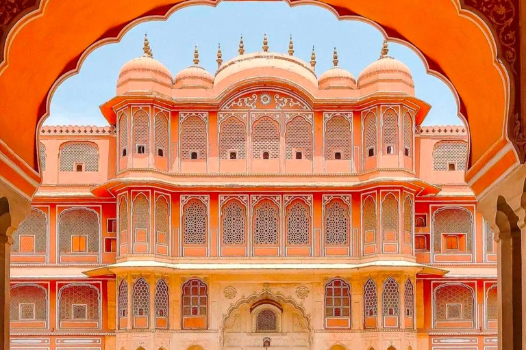 From New Delhi: Jaipur Private Guided Tour with Hotel PickupTour with Entry Fees