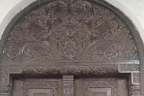 Mombasa: Private City Tour with street food and Haller Park