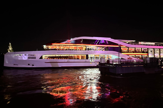 Düsseldorf: Winter Afternoon Boat Cruise on the Rhine