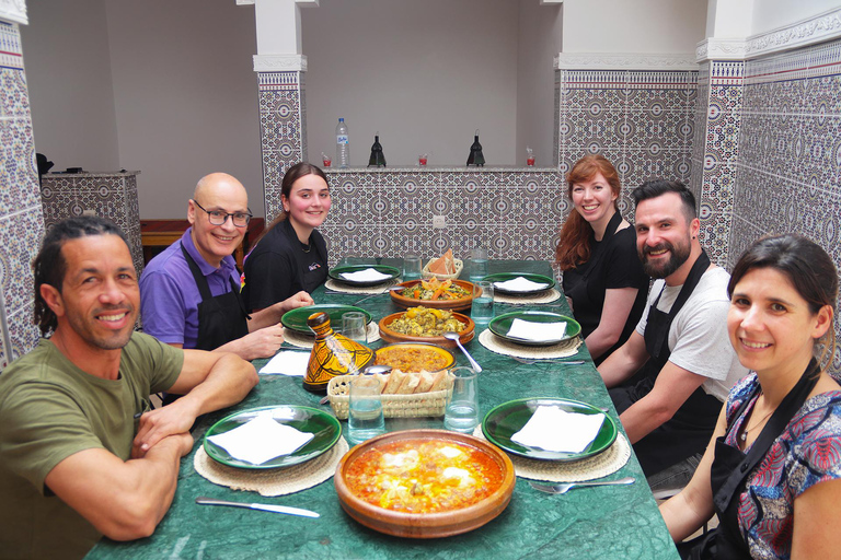 Clase de cocina en Marrakech con el chef Hassan, expertos en tagineGrupo pequeño