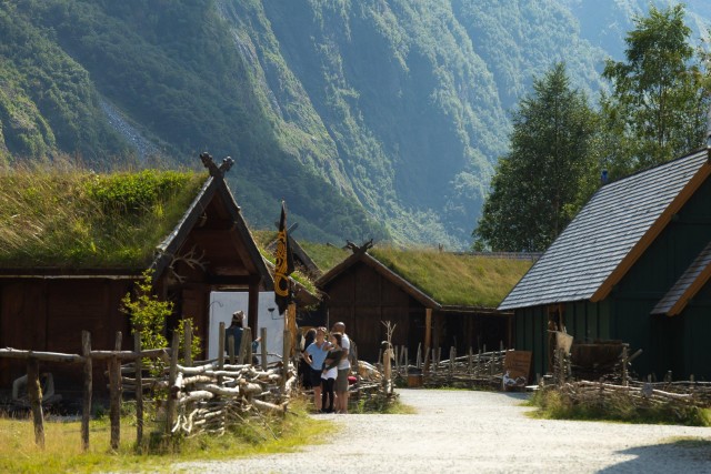 Visit Trip from Stavanger to the Viking village in Sandnes