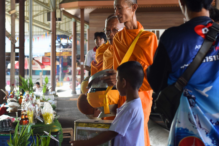 The Souls BKK: Mercado Flutuante, Templo do Dragão, Parque Na SattaBangkok: Mercado flutuante, Templo do Dragão, Museu Na Satta