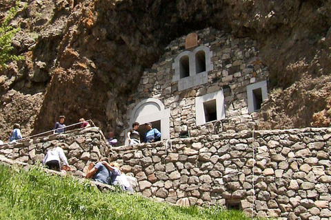 Yerevan: Tsaghkevank Monastery & Mughni Church Private Tour Yerevan: Private Tour Tsaghkevank Monastery & Mughni Church