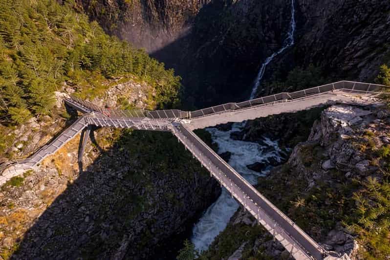 Eidfjord: descubre Vøringfossen y camina por el emblemático puente del cielo
