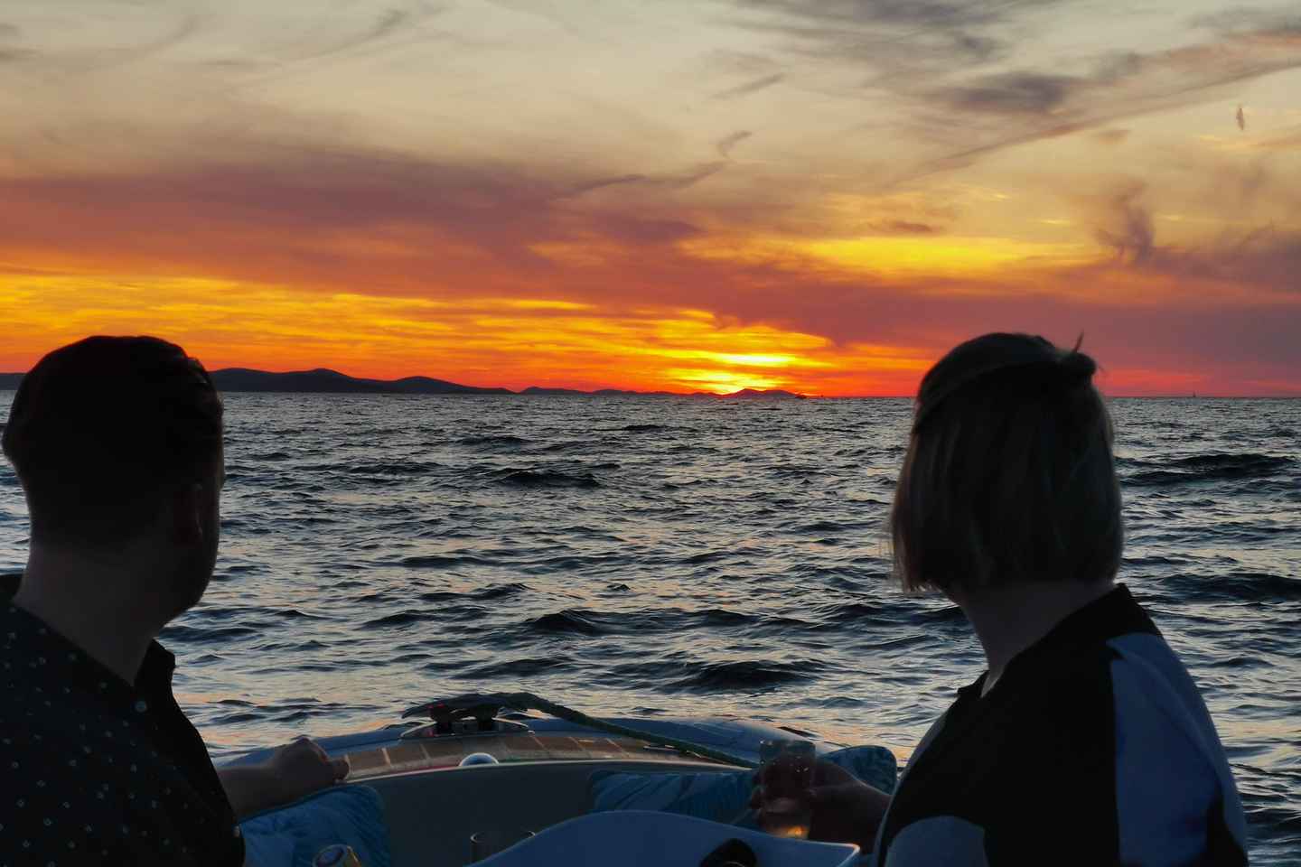 Sólseturssigling í Zadar: Njóttu freyðivíns á kvöldi