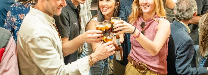 Séville : Tour des tapas et du vin avec boisson sur le toit