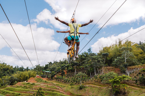 Ab San Juan: Zipline &amp; Toro Bike Tour mit Transport