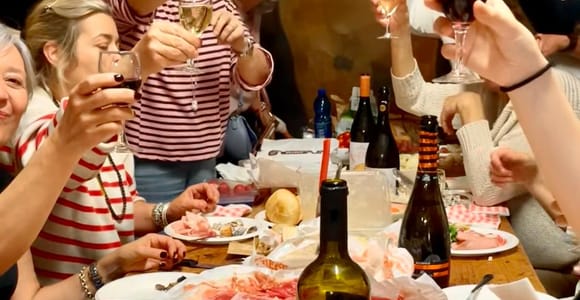 Bologna: small-group photo food tour with tastings