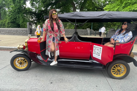 Washington, DC: Monuments &amp; Memorials Tour in a Vintage Car