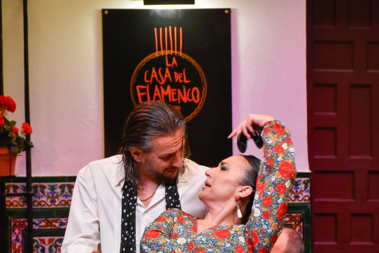 Sevilla: Traditional Flamenco Show at La Casa del Flamenco