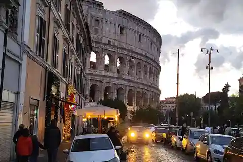 Rome: City Highlights Golf Cart Tour with Aperitivo