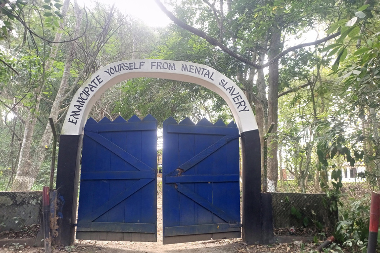 Accra: Cape Coast & Elmina Castles & Assin Manso Guided Tour