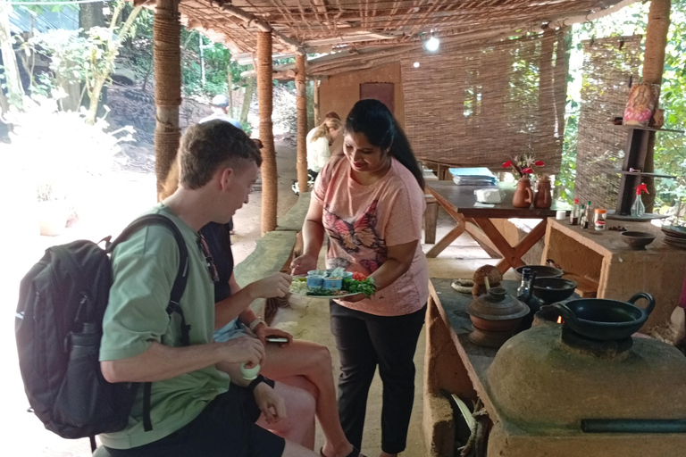 康提：香料园和手工艺人工作室嘟嘟车之旅