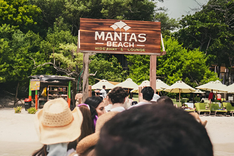 Cartagena: Rosario Islands Mantas Beach Club by Boat & Lunch VIP Beach Bed Experience