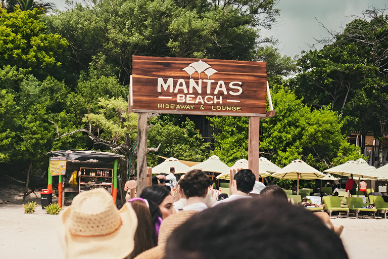 Cartagena: Rosario Islands Mantas Beach Club by Boat & Lunch VIP Beach Bed Experience