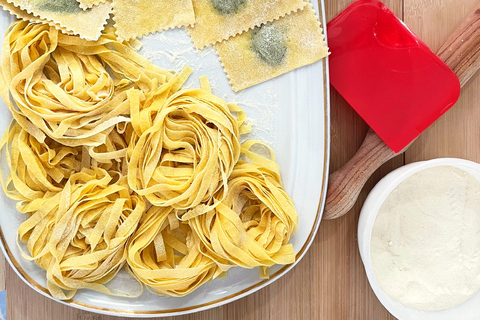 佛罗伦萨：意面制作课程，含晚餐、葡萄酒和... 唱歌！佛罗伦萨：意面制作课程，含晚餐、葡萄酒...还有歌唱！