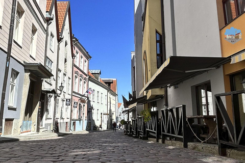 Tallinn: Old Town Walking TourTour in English