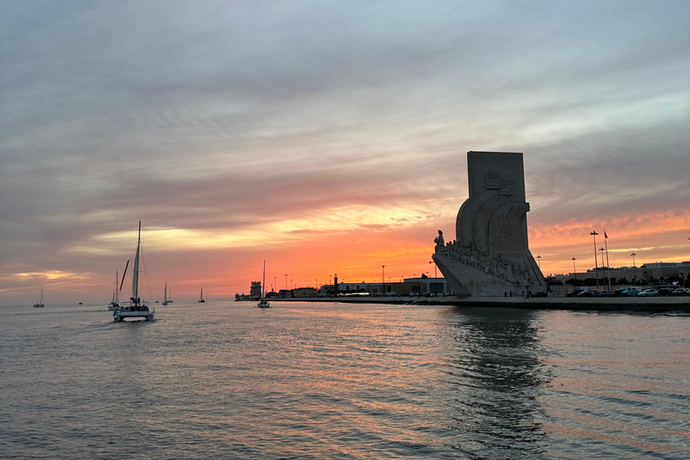 Lisbon: Sailing Experience on a Exclusive Catana 50 Lisbon: Private 2-Hour Catamaran Tour on the Tejo River
