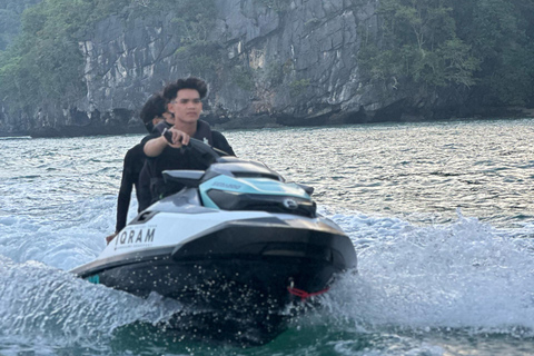 Excursión en moto acuática por la isla de Langkawi Parque Geoforestal de KilimPiloto único