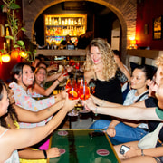 Roma: Naughty Nightlife Tour a pie con bebidas italianas
