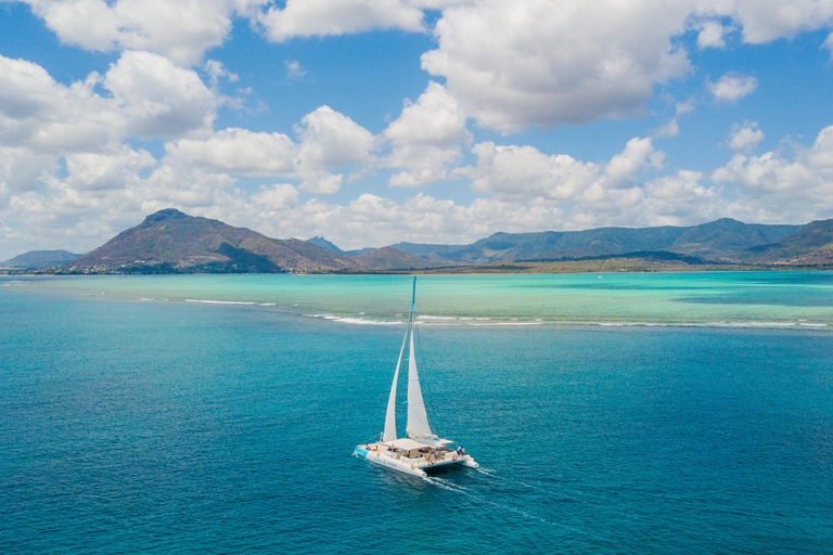 Południowy zachód Mauritiusa: Rejs katamaranem ze snorkelingiem