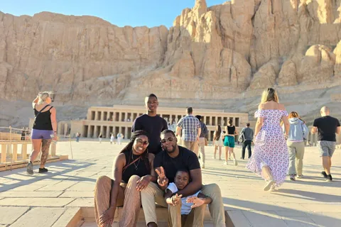 Do Cairo: Viagem de avião para Luxor e visita ao túmulo do Rei Tut