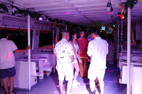 Carthagène : excursion en bateau de nuit avec dîner et open barCARTAGENA : Excursion en bateau de nuit blanche avec dîner et open bar