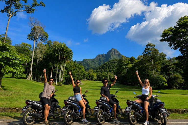 Langkawi: Scooter Island Tour with Breakfast and Lunch