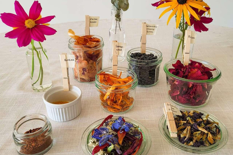 Jakarta: Creative textile art workshop with local flowers in a gallery