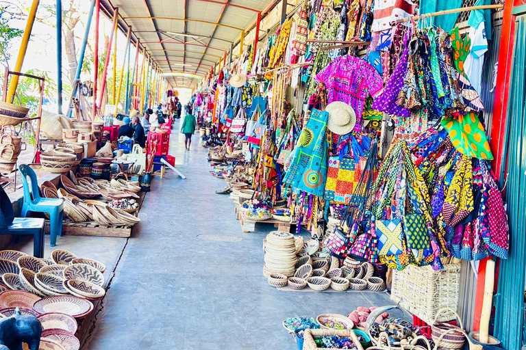 Livingstone: visita guiada à aldeia Mukuni com transporteLivingstone, Zâmbia: visita guiada à aldeia de Mukuni com transporte