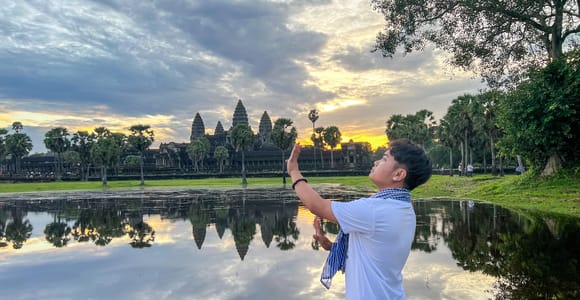 Siem Reap: Angkor Wat Sunrise Small-Group Tour and Breakfast