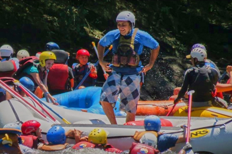 Desde Bogotá: experiencia de rafting en aguas bravasDesde Bogotá: fines de semana de rafting en aguas bravas