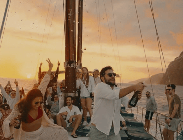 Madeira: Sunset Cruise With a Swim and Drink