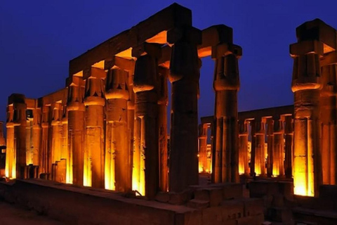 Spectacle son et lumière du temple de Philae à Assouan