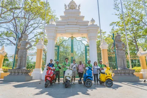 Passeio de Vespa pela cidade de Siem Reap