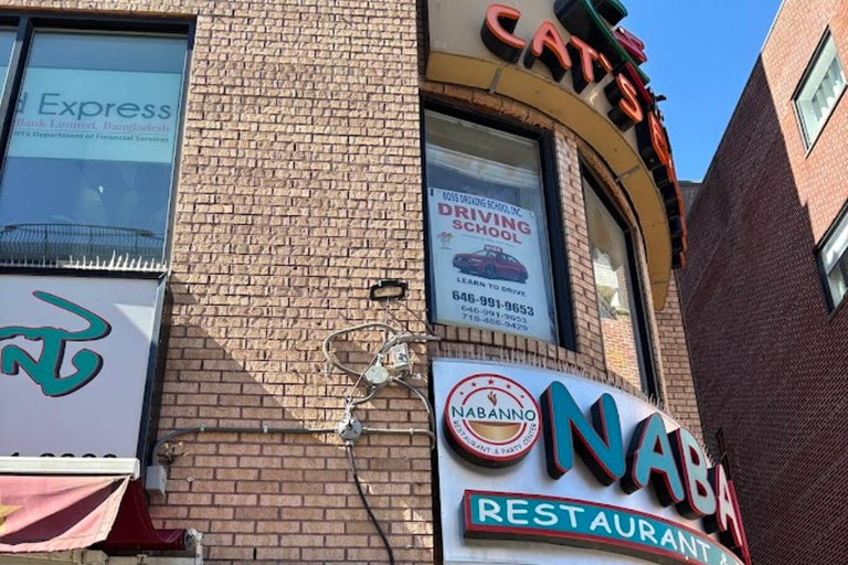 Odkryj Jackson Heights na piechotę: Little India, Colombia i Puebla York.Odkryj Jackson Heights pieszo: Małe Indie, Kolumbia i Puebla York.