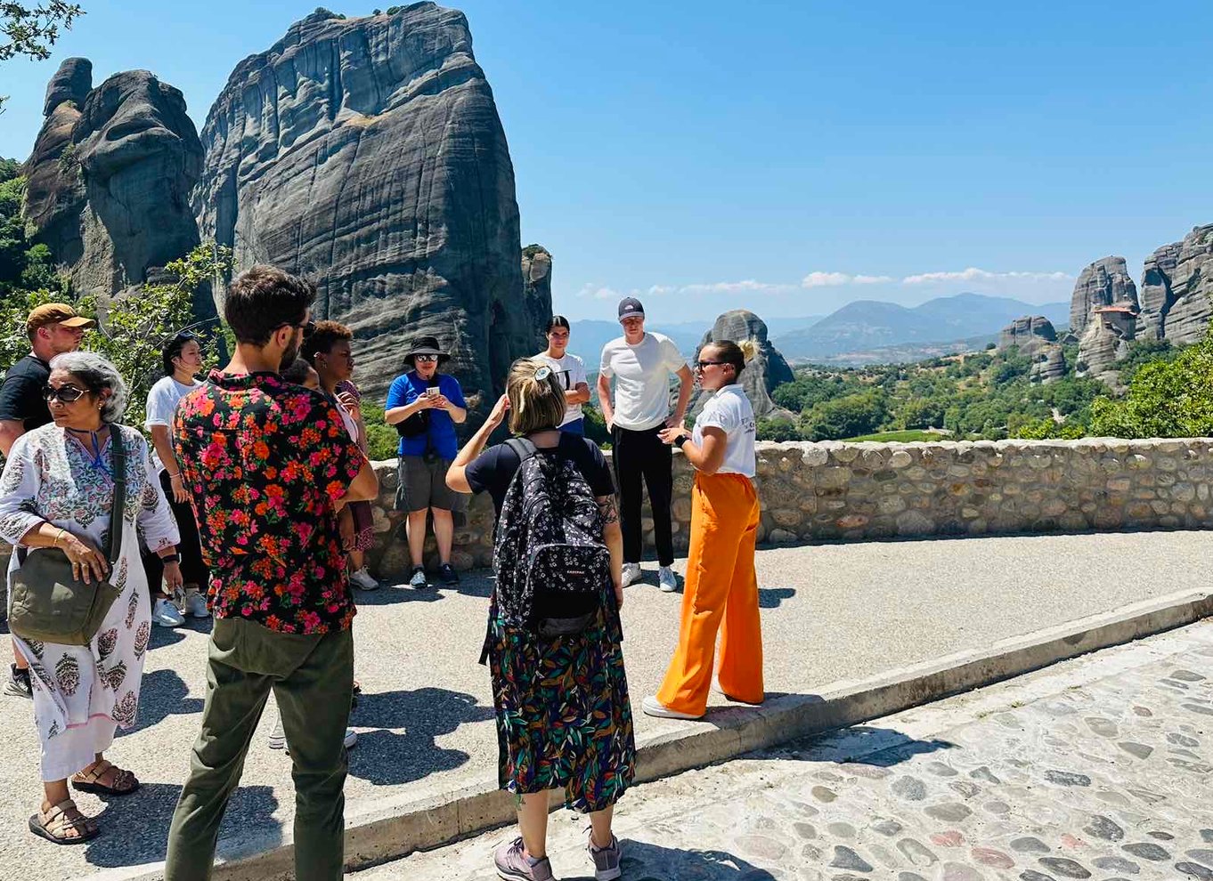 Athen: Dagsudflugt til Meteora-klostrene med huler og frokost
