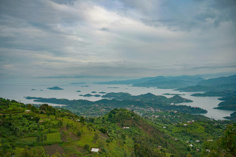 Kigali: Coffee Farm, Lake Kivu, and Villages Day Trip