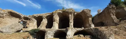Ocriculum: Eingang zum archäologischen Park in Umbrien