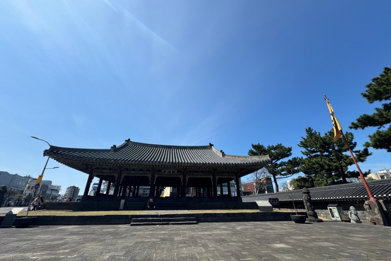 Tour de la ciudad de Jeju a pie con guía titulado