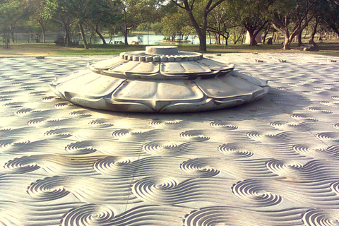 Delhi: Raj Ghat Memorial Guided Walking Tour