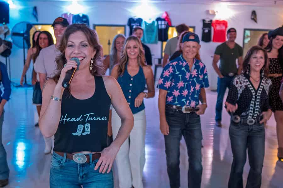 Nashville: Line-Dance-Unterricht für Anfänger. Foto: GetYourGuide Nashville: Line-Dance-Unterricht für Anfänger. Foto: GetYourGuide