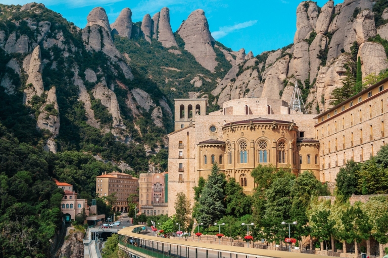 Van Barcelona: Montserrat, biologische wijnmakerij privétour