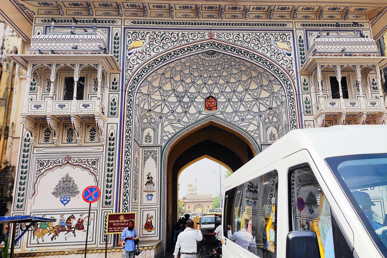 First-Time in Jaipur: Private City Tour with Local Guide